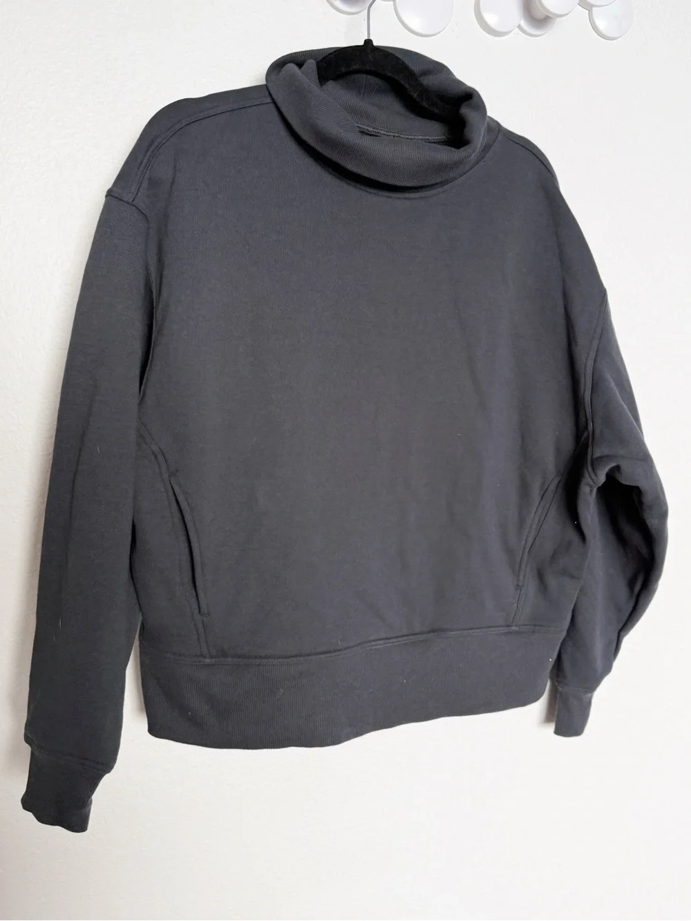 Alo Hazy Mock Neck Pullover Anthracite Oversized Sweatshirt Charcoal Gray